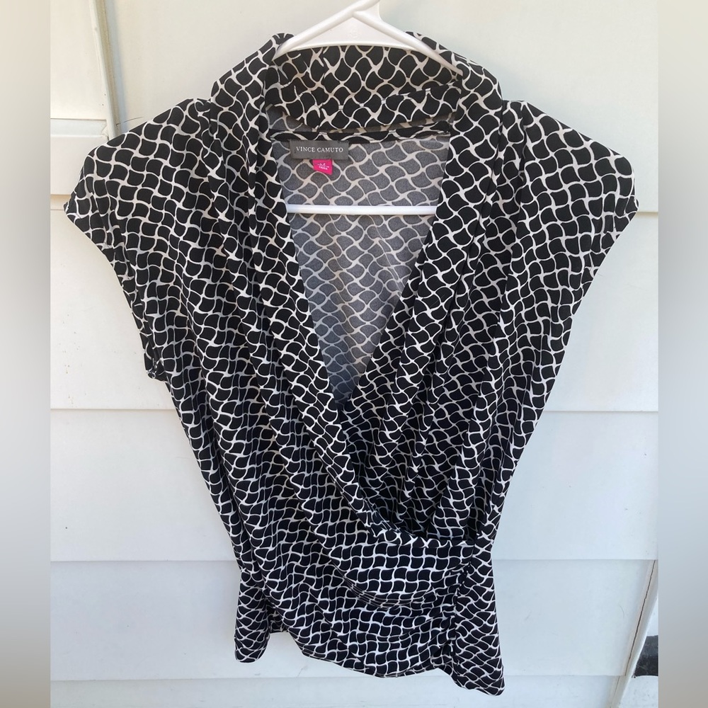 Vince Camuto shirt size M
